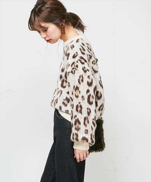 natural couture(ナチュラルクチュール)の「起毛ヒョウ柄ニット(ニット/セーター・レディース・ベージュ/アイボリー・FREE)」の4枚目の写真