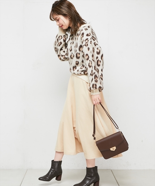 natural couture(ナチュラルクチュール)の「起毛ヒョウ柄ニット(ニット/セーター・レディース・ベージュ/アイボリー・FREE)」の6枚目の写真