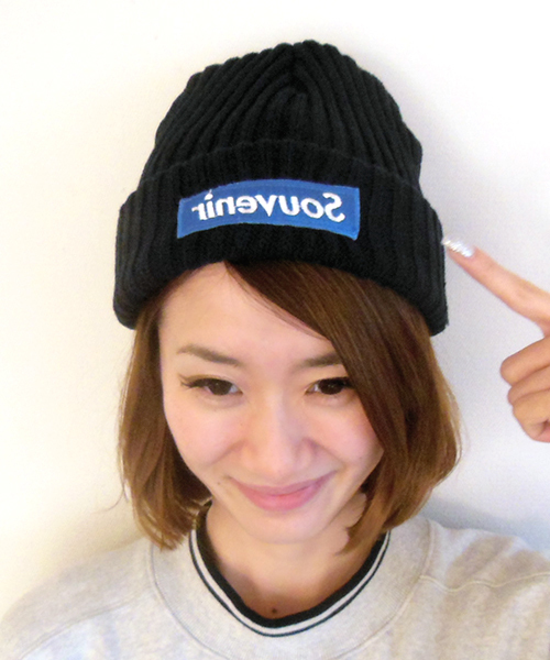 WHO'S WHO gallery(フーズフーギャラリー)の「【rinevuos】 ロゴビーニー(ニットキャップ/ビーニー・メンズ・ホワイト/レッド/ネイビー/ワインレッド/グレー/ブラック・FREE)」の4枚目の写真