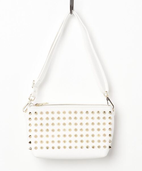 RiNc (リンク)の「【 GLAM JAM / グラムジャム 】 スタッズ ポーチ(ショルダーバッグ・レディース・ブルー系その他3/ブラック系その他2/その他/ブラック×シルバー/イエロー/オレンジ/ブルー系その他4/モカ/ブラック×ブラック/ピンク/ピンク系その他/ブルー系その他2/ホワイト/インディゴブルー/その他1/その他2/ホワイト系その他/サックスブルー/ホワイト×ゴールド/ブラック×ゴールド/カーキ・FREE)」の4枚目の写真