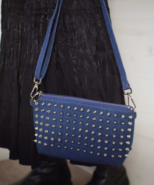 RiNc (リンク)の「【 GLAM JAM / グラムジャム 】 スタッズ ポーチ(ショルダーバッグ・レディース・ブルー系その他3/ブラック系その他2/その他/ブラック×シルバー/イエロー/オレンジ/ブルー系その他4/モカ/ブラック×ブラック/ピンク/ピンク系その他/ブルー系その他2/ホワイト/インディゴブルー/その他1/その他2/ホワイト系その他/サックスブルー/ホワイト×ゴールド/ブラック×ゴールド/カーキ・FREE)」の13枚目の写真