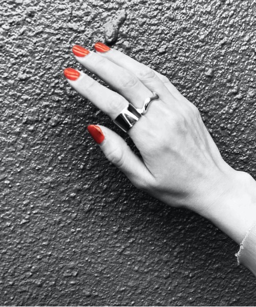 foun.（フォウン）の「foun. フォウン silver925    ウェーブシルバーリング（リング・レディース・シルバー・#13/#11）」の10枚目の写真