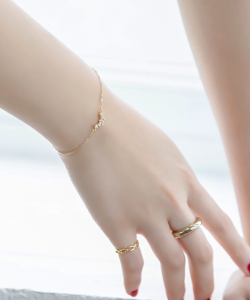 Phoebe（フィービィー）の「Vラインビジューブレスレット（ブレスレット・レディース・ゴールド/ピンクゴールド・FREE）」の7枚目の写真