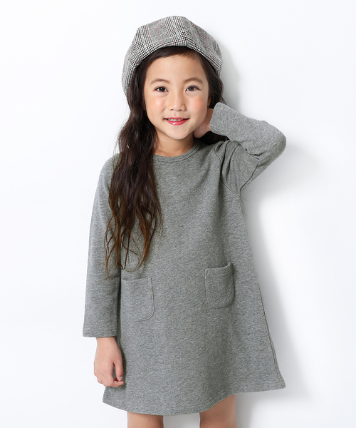 devirock（デビロック）の「スウェット長袖ワンピース（ワンピース・キッズ・ブラック/杢グレー/ネイビー/ダークグリーン/カーキ/モカ/ライトブラウン/ベージュ/グリーン系その他/ワイン/レッド系その他/パープル系その他/スモークピンク/キャメル・80ｃｍ/90cm/100cm/110cm/120cm/130cm/140cm/150cm/160cm）」の3枚目の写真