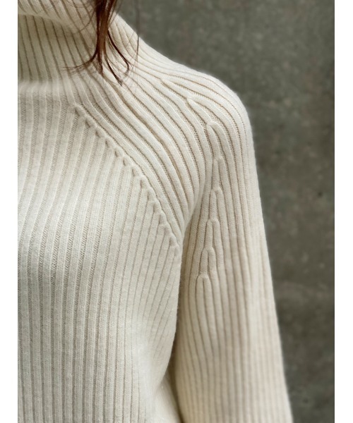 Day and Grade(デイアンドグレイド)の「ボトルネックリブニット(ニット/セーター・レディース・ホワイト・FREE)」の3枚目の写真