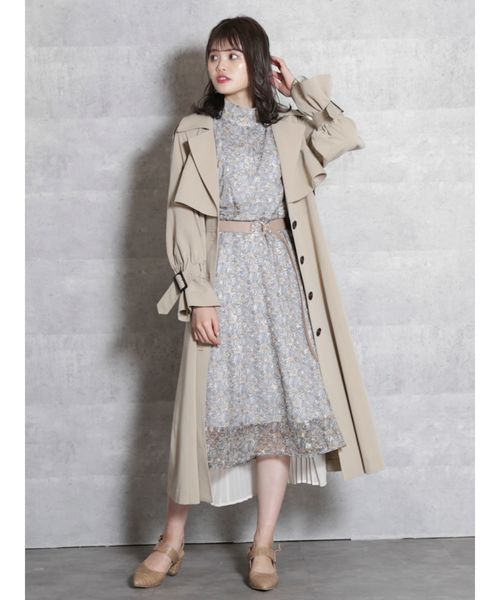 dazzlin（ダズリン）の「バックプリーツロングトレンチコート（トレンチコート・レディース・ベージュ/ブルー/その他1・SMALL/MEDIUM）」の6枚目の写真