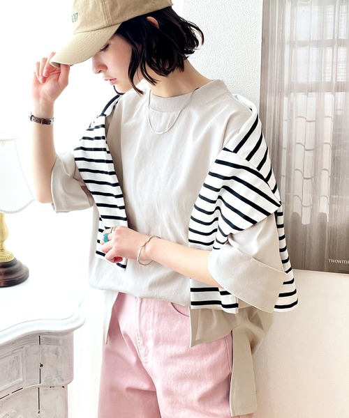 classicalelf(クラシカルエルフ)の「ゆるっとカジュアル。ミドル丈無地クルーネックビッグTシャツ(Tシャツ/カットソー・レディース・チャコール/ブラウン/ベージュ/ホワイト/ブラック/モカ/グリーン/チョコ/サンドベージュ/グレイッシュベージュ/グレー系その他/ライトブルー・LARGE/X-LARGE/MEDIUM/XX-LARGE/SMALL)」の4枚目の写真