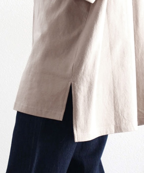 classicalelf(クラシカルエルフ)の「ゆるっとカジュアル。ミドル丈無地クルーネックビッグTシャツ(Tシャツ/カットソー・レディース・チャコール/ブラウン/ベージュ/ホワイト/ブラック/モカ/グリーン/チョコ/サンドベージュ/グレイッシュベージュ/グレー系その他/ライトブルー・LARGE/X-LARGE/MEDIUM/XX-LARGE/SMALL)」の13枚目の写真