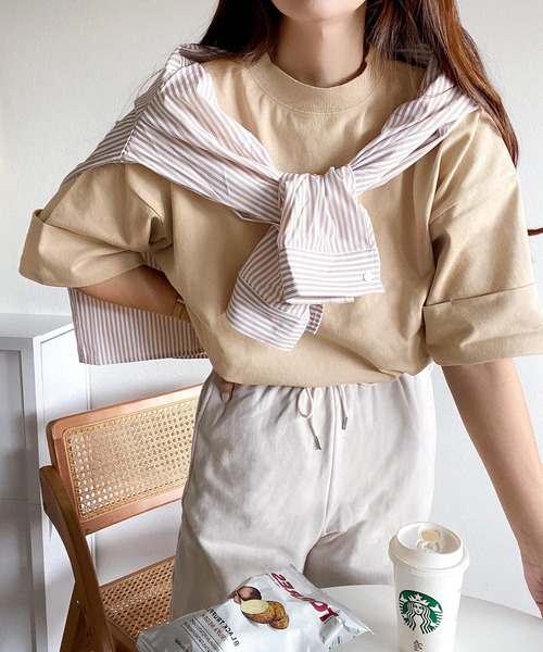 classicalelf(クラシカルエルフ)の「ゆるっとカジュアル。ミドル丈無地クルーネックビッグTシャツ(Tシャツ/カットソー・レディース・チャコール/ブラウン/ベージュ/ホワイト/ブラック/モカ/グリーン/チョコ/サンドベージュ/グレイッシュベージュ/グレー系その他/ライトブルー・LARGE/X-LARGE/MEDIUM/XX-LARGE/SMALL)」の17枚目の写真