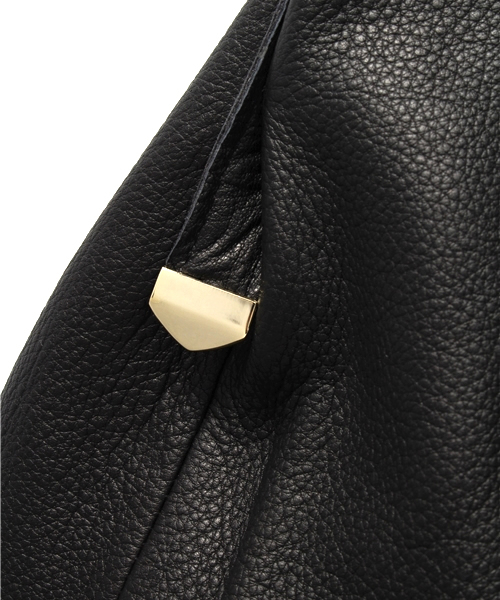 ROSE BUD(ローズバッド)の「1311011A LEATHER SQUARE BAG W/CHAIN STR(ハンドバッグ・レディース・ブラック/バーガンディー/カモフラージュ・ONE SIZE)」の10枚目の写真