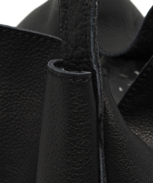 ROSE BUD(ローズバッド)の「1311011A LEATHER SQUARE BAG W/CHAIN STR(ハンドバッグ・レディース・ブラック/バーガンディー/カモフラージュ・ONE SIZE)」の6枚目の写真