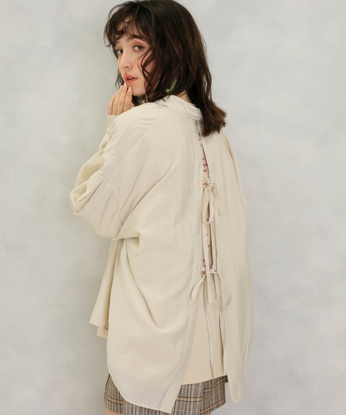 one after another NICE CLAUP（ワンアフターアナザーナイスクラップ）の「開襟後ろリボンブラウス（シャツ/ブラウス・レディース・ベージュ/ブラウン/オフホワイト/ミント・FREE）」の3枚目の写真