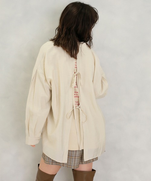 one after another NICE CLAUP（ワンアフターアナザーナイスクラップ）の「開襟後ろリボンブラウス（シャツ/ブラウス・レディース・ベージュ/ブラウン/オフホワイト/ミント・FREE）」の17枚目の写真