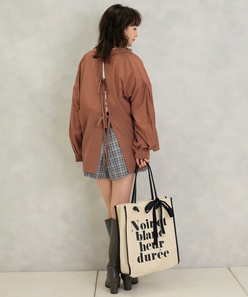 one after another NICE CLAUP（ワンアフターアナザーナイスクラップ）の「開襟後ろリボンブラウス（シャツ/ブラウス・レディース・ベージュ/ブラウン/オフホワイト/ミント・FREE）」の15枚目の写真