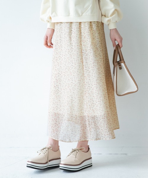 Heather(ヘザー)の「フラワーAラインロングスカート 874515(スカート・レディース・ホワイト系その他/ブラック系その他/ブルー系その他・FREE)」の2枚目の写真