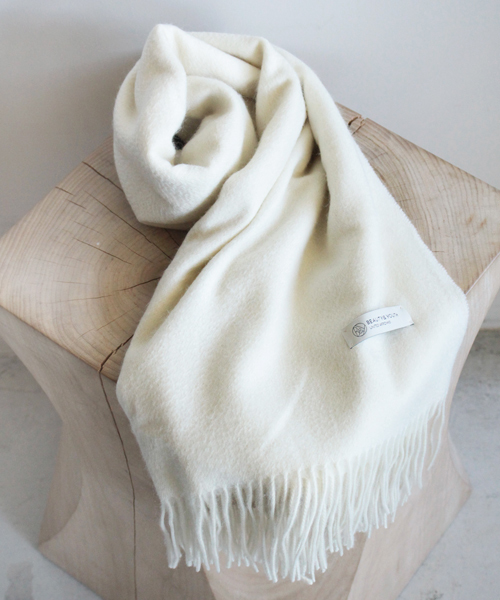 BEAUTY&YOUTH UNITED ARROWS（ビューティーアンドユースユナイテッドアローズ）の「BYTF∵カシミヤ60×160ストール ◆（ストール/ショール・レディース・ホワイト/ブラック/ライトグレー/ライトブルー/ライトピンク/ベージュ・ﾌﾘ-）」の12枚目の写真