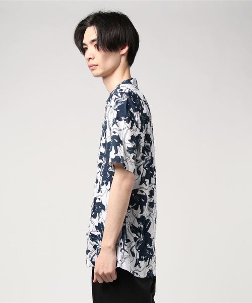 ARMANI EXCHANGE(アルマーニエクスチェンジ)の「【A|Xアルマーニ エクスチェンジ】フラワープリント 半袖シャツ/REGULAR(シャツ/ブラウス・メンズ・ネイビー/グレー・LARGE/X-LARGE/MEDIUM/SMALL/X-SMALL)」の4枚目の写真