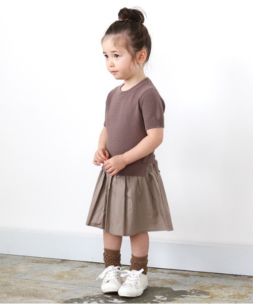 quoti use fith(クゥオティ ユース フィス)の「斜め編みニット切り替えワンピース(ワンピース・キッズ・ベージュ/グレー/チャコールグレー・100/130/110/120/90)」の4枚目の写真