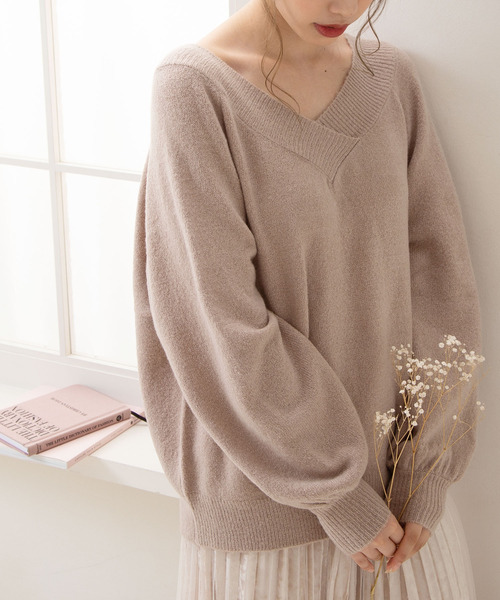 Newlyme（ニューリーミー）の「もちもち２ＷＡＹオフショルＶネックニットプルオーバー（ニット/セーター・レディース・ホワイト/ブラック/ベージュ/パープル/ブラウン/ピンク/ブルー/グリーン/ボルドー/ミント/モカ/グレイッシュベージュ/ロイヤルブルー・MEDIUM/LARGE/X-LARGE/SMALL）」の12枚目の写真