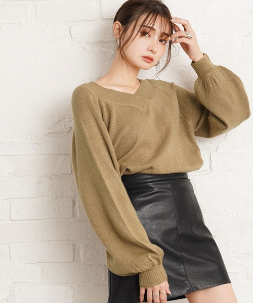 Newlyme（ニューリーミー）の「もちもち２ＷＡＹオフショルＶネックニットプルオーバー（ニット/セーター・レディース・ホワイト/ブラック/ベージュ/パープル/ブラウン/ピンク/ブルー/グリーン/ボルドー/ミント/モカ/グレイッシュベージュ/ロイヤルブルー・MEDIUM/LARGE/X-LARGE/SMALL）」の4枚目の写真