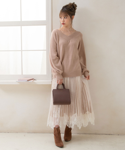 Newlyme（ニューリーミー）の「もちもち２ＷＡＹオフショルＶネックニットプルオーバー（ニット/セーター・レディース・ホワイト/ブラック/ベージュ/パープル/ブラウン/ピンク/ブルー/グリーン/ボルドー/ミント/モカ/グレイッシュベージュ/ロイヤルブルー・MEDIUM/LARGE/X-LARGE/SMALL）」の14枚目の写真