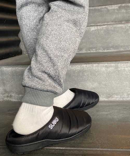 SUBU（スブ）の「[SUBU/スブ] SUBU ダウンサンダル（サンダル・メンズ・ブラック・M）」の2枚目の写真