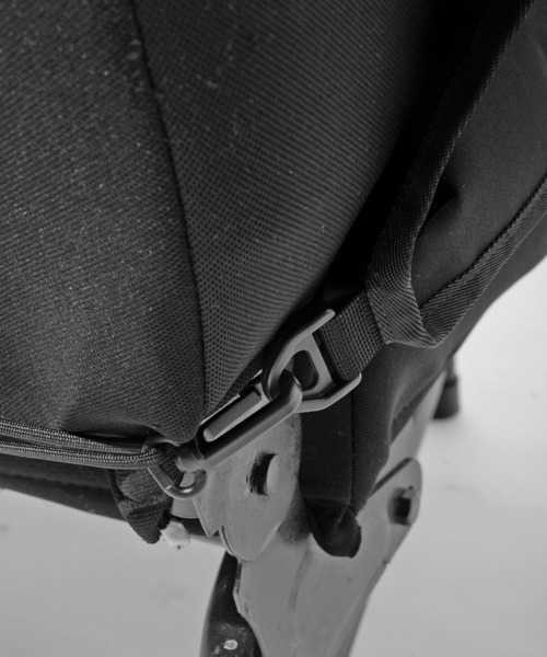 GORDON MILLER（ゴードンミラー）の「GORDON MILLER（ゴードンミラー） CORDURA FRONT SEAT COVER (コーデュラ フロント シートカバー)（アウトドアグッズ・メンズ・ブラック/オリーブ/ダークグレー/タン・ONE SIZE）」の12枚目の写真