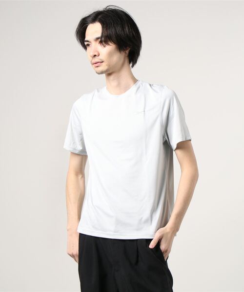 Reebok(リーボック)の「ランニング エッセンシャルズ シャツ / Running Essentials Shirt(Tシャツ/カットソー・メンズ・グレー/ライトブルー/グリーン/ブラック・LARGE/MEDIUM/SMALL/X-LARGE/X-SMALL/XXX-LARGE/XX-LARGE)」の5枚目の写真