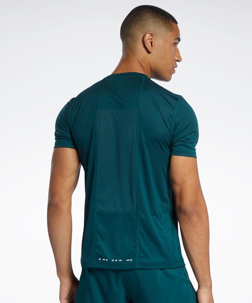 Reebok(リーボック)の「ランニング エッセンシャルズ シャツ / Running Essentials Shirt(Tシャツ/カットソー・メンズ・グレー/ライトブルー/グリーン/ブラック・LARGE/MEDIUM/SMALL/X-LARGE/X-SMALL/XXX-LARGE/XX-LARGE)」の6枚目の写真