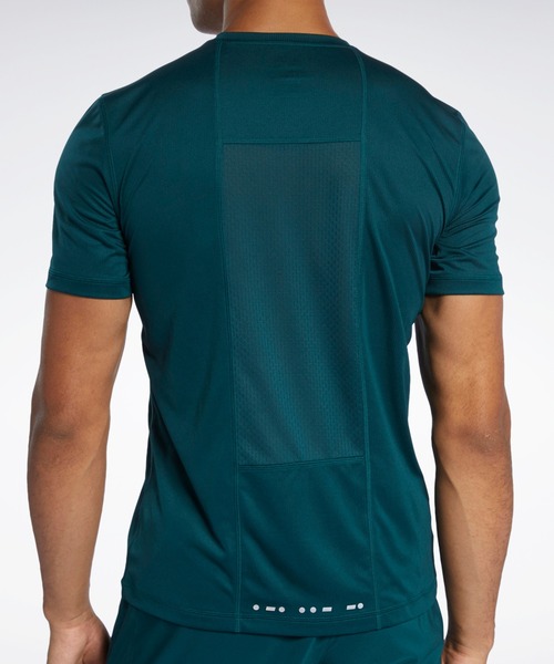 Reebok(リーボック)の「ランニング エッセンシャルズ シャツ / Running Essentials Shirt(Tシャツ/カットソー・メンズ・グレー/ライトブルー/グリーン/ブラック・LARGE/MEDIUM/SMALL/X-LARGE/X-SMALL/XXX-LARGE/XX-LARGE)」の8枚目の写真