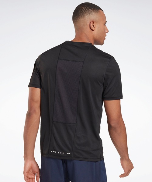 Reebok(リーボック)の「ランニング エッセンシャルズ シャツ / Running Essentials Shirt(Tシャツ/カットソー・メンズ・グレー/ライトブルー/グリーン/ブラック・LARGE/MEDIUM/SMALL/X-LARGE/X-SMALL/XXX-LARGE/XX-LARGE)」の14枚目の写真