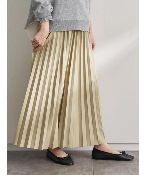 earth music&ecology（アースミュージックアンドエコロジー）の「フェイクレザープリーツスカート ＊（スカート・レディース・ピンクベージュ/アイボリー/グレイッシュベージュ/ベージュ・FREE）」の5枚目の写真