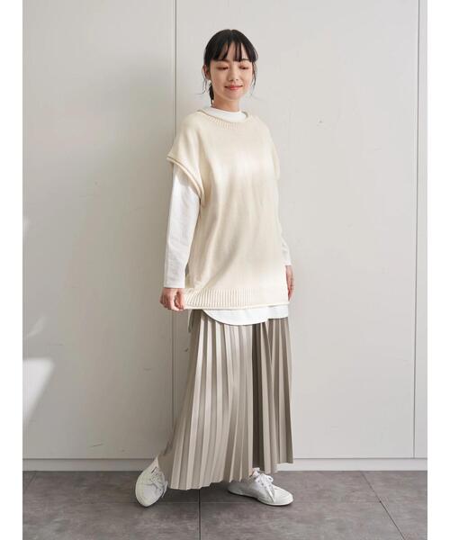 earth music&ecology（アースミュージックアンドエコロジー）の「フェイクレザープリーツスカート ＊（スカート・レディース・ピンクベージュ/アイボリー/グレイッシュベージュ/ベージュ・FREE）」の9枚目の写真