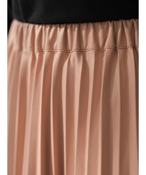 earth music&ecology（アースミュージックアンドエコロジー）の「フェイクレザープリーツスカート ＊（スカート・レディース・ピンクベージュ/アイボリー/グレイッシュベージュ/ベージュ・FREE）」の22枚目の写真