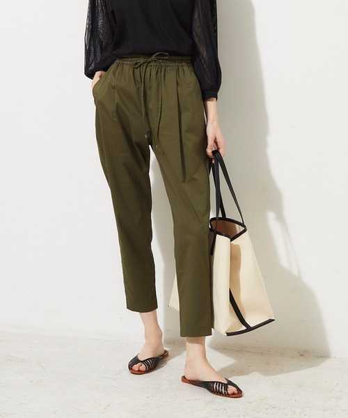 LE SOUK HOLIDAY（ルスークホリデー）の「タックテーパードパンツ（チノパンツ・レディース・ベージュ/ブラウン/ブラック/ネイビー/グリーン/カーキ/オレンジ・61/67/64）」の4枚目の写真