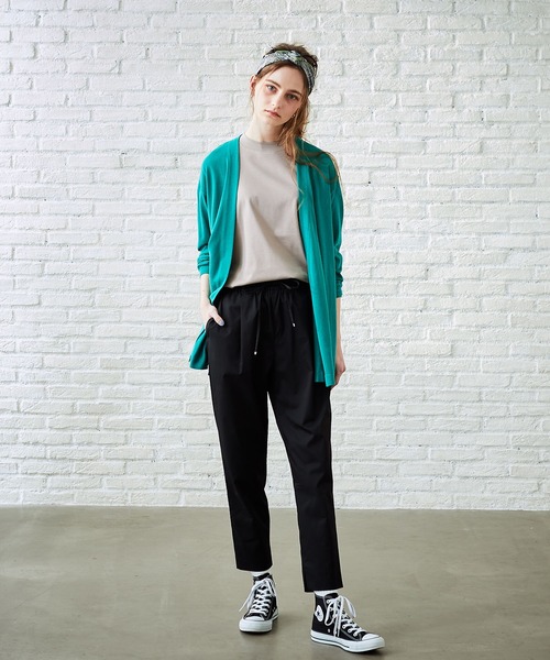 LE SOUK HOLIDAY（ルスークホリデー）の「タックテーパードパンツ（チノパンツ・レディース・ベージュ/ブラウン/ブラック/ネイビー/グリーン/カーキ/オレンジ・61/67/64）」の2枚目の写真