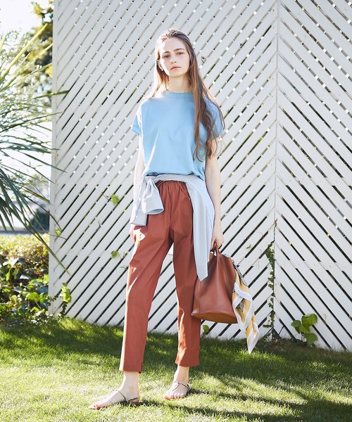 LE SOUK HOLIDAY（ルスークホリデー）の「タックテーパードパンツ（チノパンツ・レディース・ベージュ/ブラウン/ブラック/ネイビー/グリーン/カーキ/オレンジ・61/67/64）」の13枚目の写真