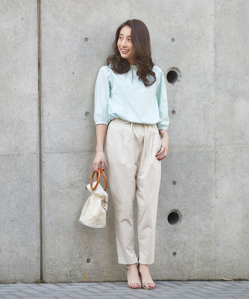 LE SOUK HOLIDAY（ルスークホリデー）の「タックテーパードパンツ（チノパンツ・レディース・ベージュ/ブラウン/ブラック/ネイビー/グリーン/カーキ/オレンジ・61/67/64）」の16枚目の写真