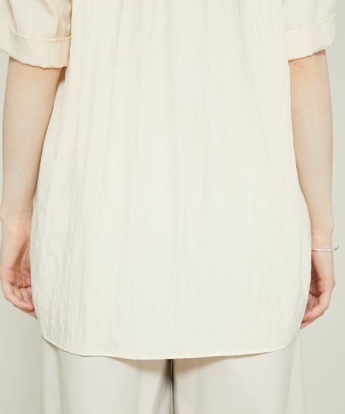 08sircus(ゼロエイトサーカス)の「【08sircus(ゼロハチサーカス)】ヴィスコースワッシャーギャザーシャツ /S21SL-TS03(シャツ/ブラウス・レディース・オフホワイト/ネイビー・1)」の3枚目の写真