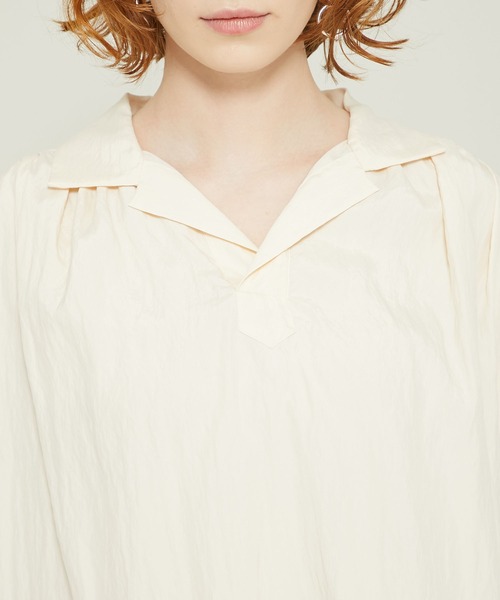 08sircus(ゼロエイトサーカス)の「【08sircus(ゼロハチサーカス)】ヴィスコースワッシャーギャザーシャツ /S21SL-TS03(シャツ/ブラウス・レディース・オフホワイト/ネイビー・1)」の9枚目の写真