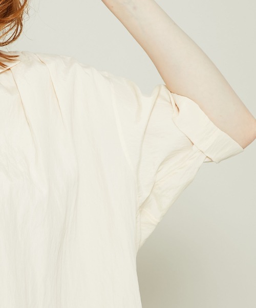 08sircus(ゼロエイトサーカス)の「【08sircus(ゼロハチサーカス)】ヴィスコースワッシャーギャザーシャツ /S21SL-TS03(シャツ/ブラウス・レディース・オフホワイト/ネイビー・1)」の10枚目の写真