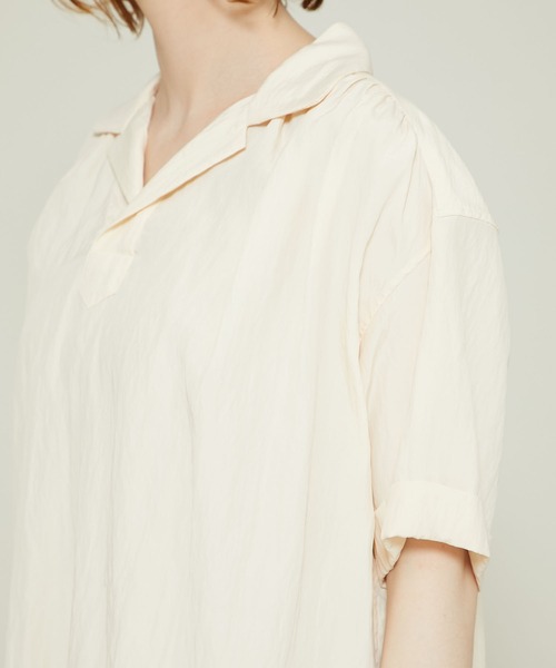 08sircus(ゼロエイトサーカス)の「【08sircus(ゼロハチサーカス)】ヴィスコースワッシャーギャザーシャツ /S21SL-TS03(シャツ/ブラウス・レディース・オフホワイト/ネイビー・1)」の11枚目の写真