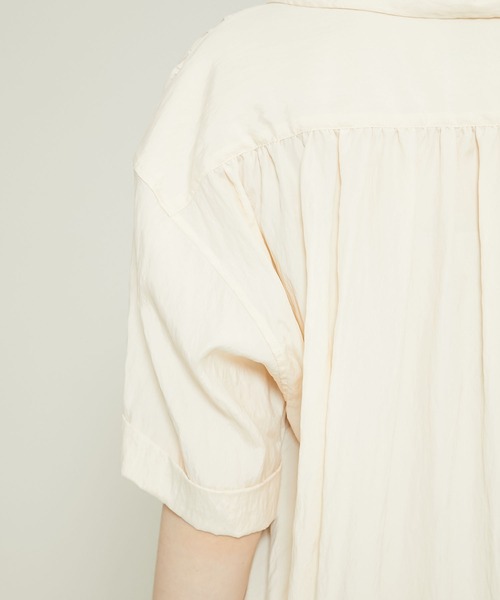 08sircus(ゼロエイトサーカス)の「【08sircus(ゼロハチサーカス)】ヴィスコースワッシャーギャザーシャツ /S21SL-TS03(シャツ/ブラウス・レディース・オフホワイト/ネイビー・1)」の14枚目の写真