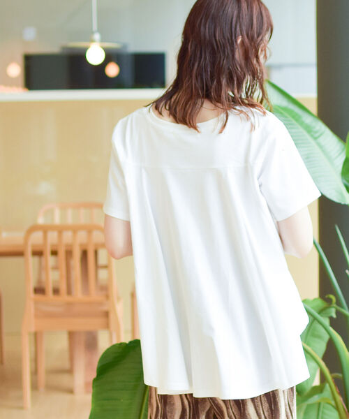 Ray BEAMS（レイビームス）の「Ray BEAMS / バック フレア ハーフスリーブ Tシャツ（Tシャツ/カットソー・レディース・ブラック/ホワイト/グリーン/モカ・ONE SIZE）」の9枚目の写真