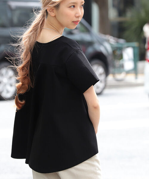 Ray BEAMS（レイビームス）の「Ray BEAMS / バック フレア ハーフスリーブ Tシャツ（Tシャツ/カットソー・レディース・ブラック/ホワイト/グリーン/モカ・ONE SIZE）」の19枚目の写真