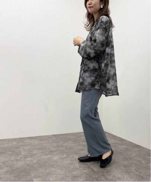 apres jour mignon（アプレジュールミニョン）の「タイダイ柄バンドカラーシャツ【ZOZOTOWN限定アイテム】（シャツ/ブラウス・レディース・ベージュ/ブラック/ブルー系その他・フリー/X-LARGE）」の10枚目の写真