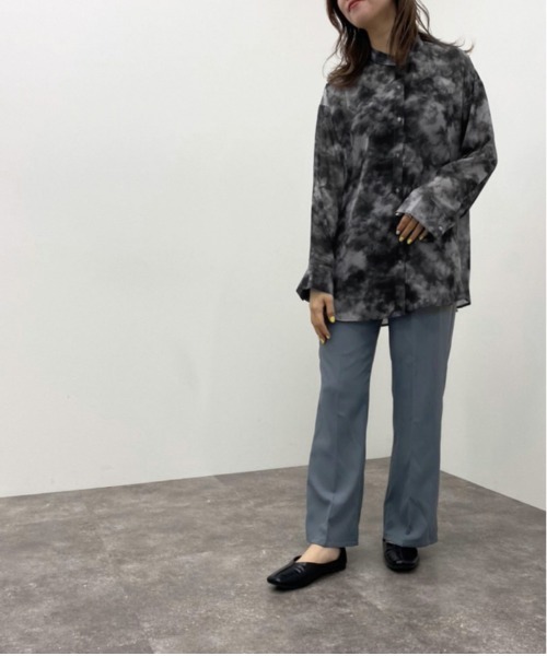 apres jour mignon（アプレジュールミニョン）の「タイダイ柄バンドカラーシャツ【ZOZOTOWN限定アイテム】（シャツ/ブラウス・レディース・ベージュ/ブラック/ブルー系その他・フリー/X-LARGE）」の11枚目の写真