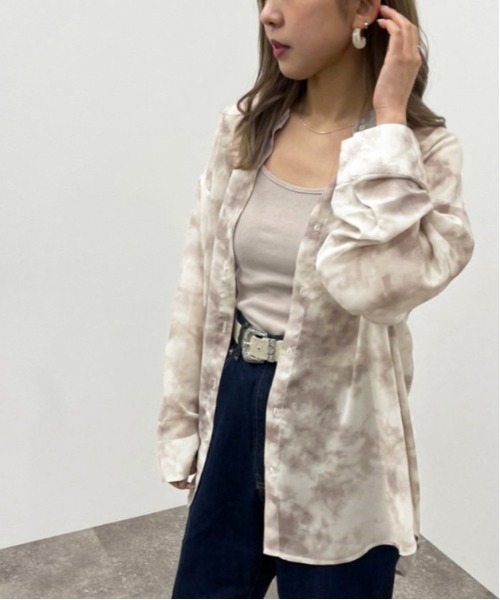 apres jour mignon（アプレジュールミニョン）の「タイダイ柄バンドカラーシャツ【ZOZOTOWN限定アイテム】（シャツ/ブラウス・レディース・ベージュ/ブラック/ブルー系その他・フリー/X-LARGE）」の15枚目の写真