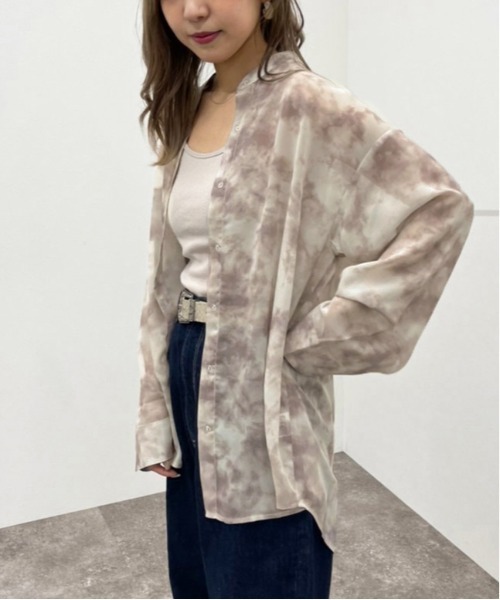 apres jour mignon（アプレジュールミニョン）の「タイダイ柄バンドカラーシャツ【ZOZOTOWN限定アイテム】（シャツ/ブラウス・レディース・ベージュ/ブラック/ブルー系その他・フリー/X-LARGE）」の16枚目の写真
