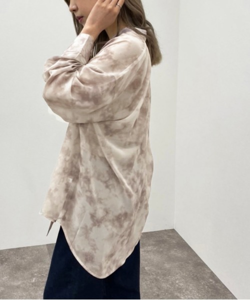 apres jour mignon（アプレジュールミニョン）の「タイダイ柄バンドカラーシャツ【ZOZOTOWN限定アイテム】（シャツ/ブラウス・レディース・ベージュ/ブラック/ブルー系その他・フリー/X-LARGE）」の17枚目の写真